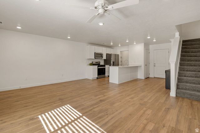 1737 S DEVILS GARDEN LN, Washington, UT 84780