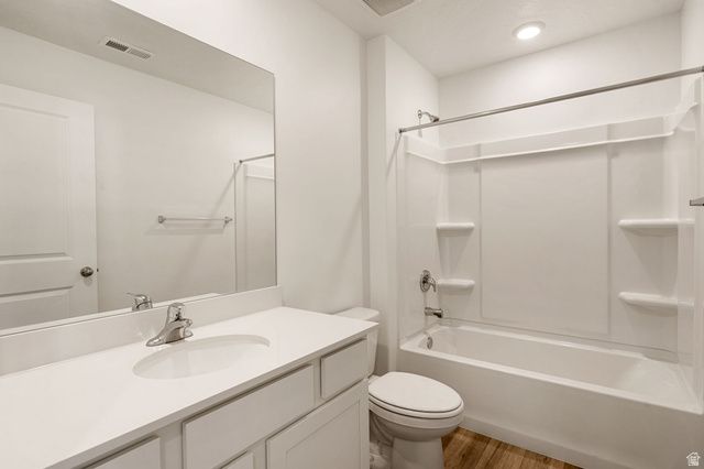 1737 S DEVILS GARDEN LN, Washington, UT 84780