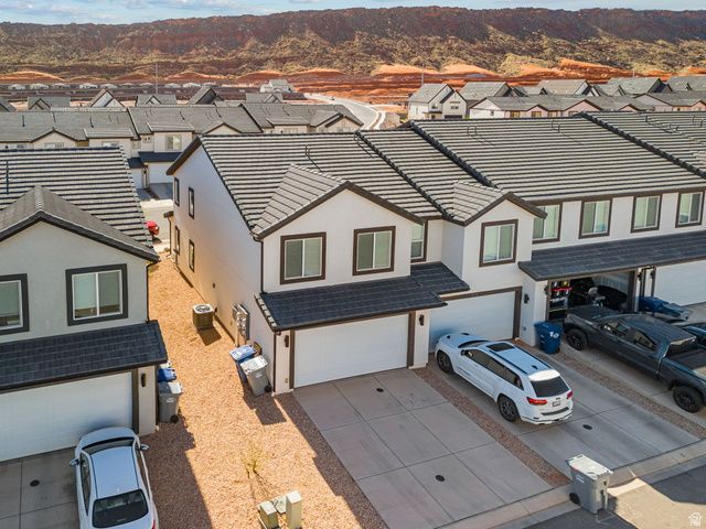 1737 S DEVILS GARDEN LN, Washington, UT 84780