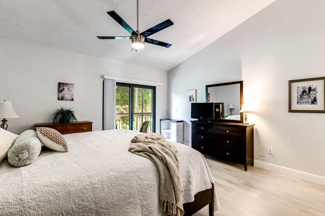 11863 Wimbledon Circle 526, Wellington, FL 33414