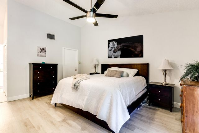 11863 Wimbledon Circle 526, Wellington, FL 33414