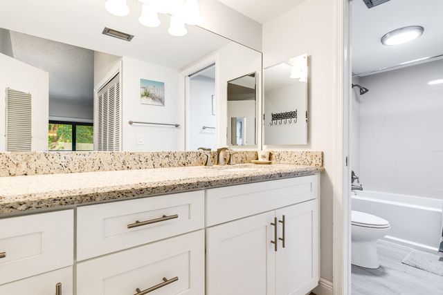 11863 Wimbledon Circle 526, Wellington, FL 33414