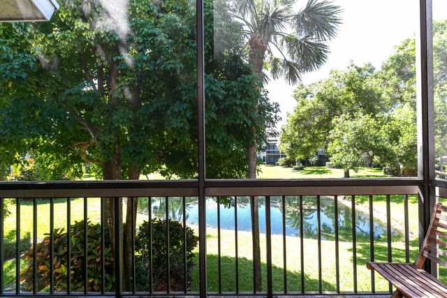 11863 Wimbledon Circle 526, Wellington, FL 33414