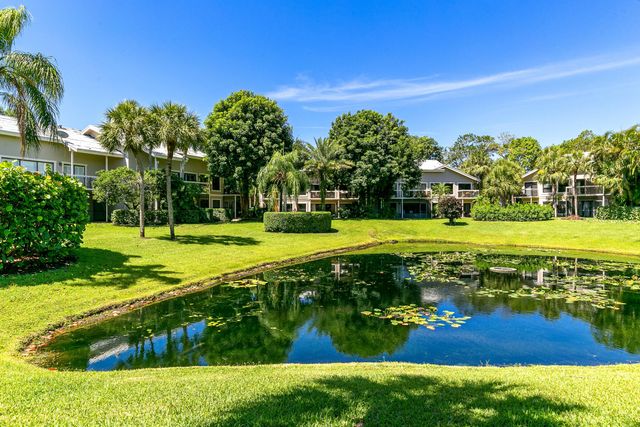 11863 Wimbledon Circle 526, Wellington, FL 33414