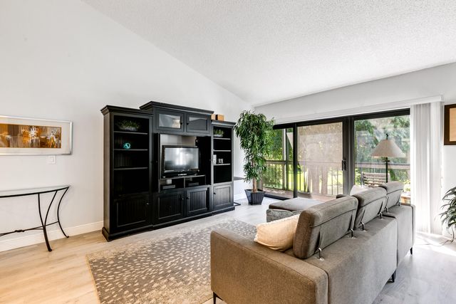 11863 Wimbledon Circle 526, Wellington, FL 33414