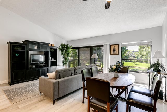 11863 Wimbledon Circle 526, Wellington, FL 33414