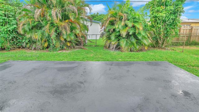 3810 NW 6th St, Lauderhill, FL 33311