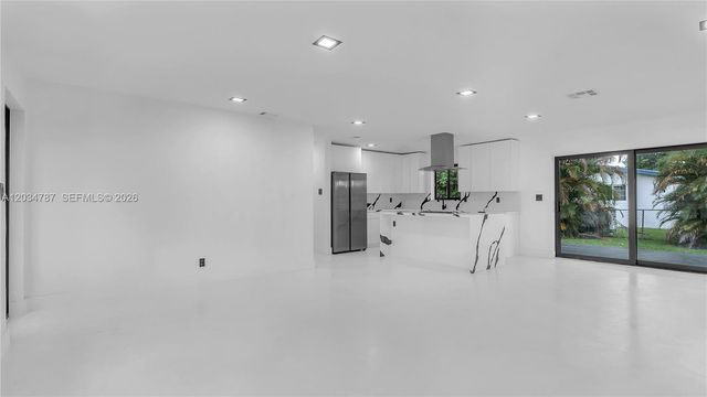 3810 NW 6th St, Lauderhill, FL 33311