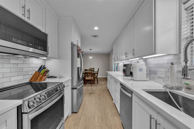 102 Thomas Street, Joshua, TX 76058