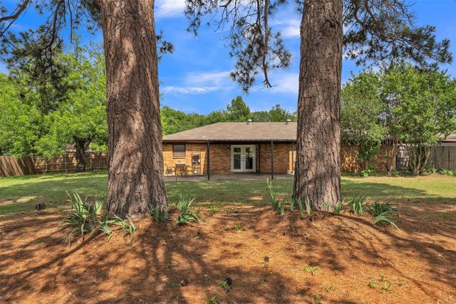 102 Thomas Street, Joshua, TX 76058