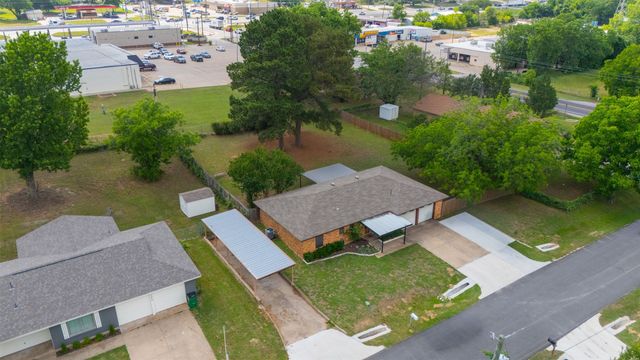 102 Thomas Street, Joshua, TX 76058