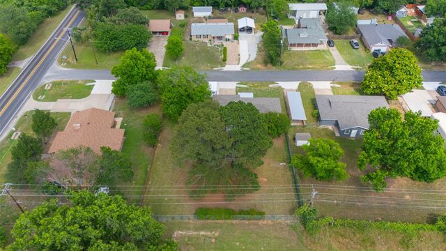 102 Thomas Street, Joshua, TX 76058
