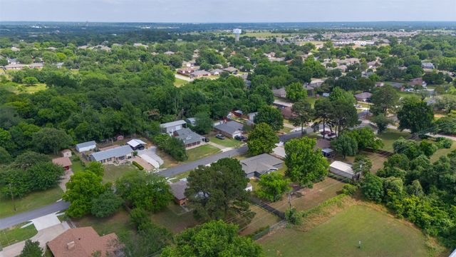 102 Thomas Street, Joshua, TX 76058