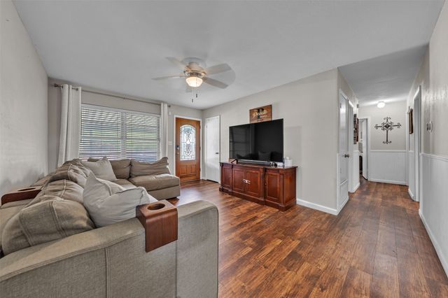 102 Thomas Street, Joshua, TX 76058