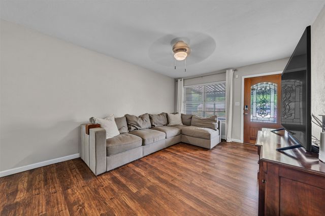 102 Thomas Street, Joshua, TX 76058