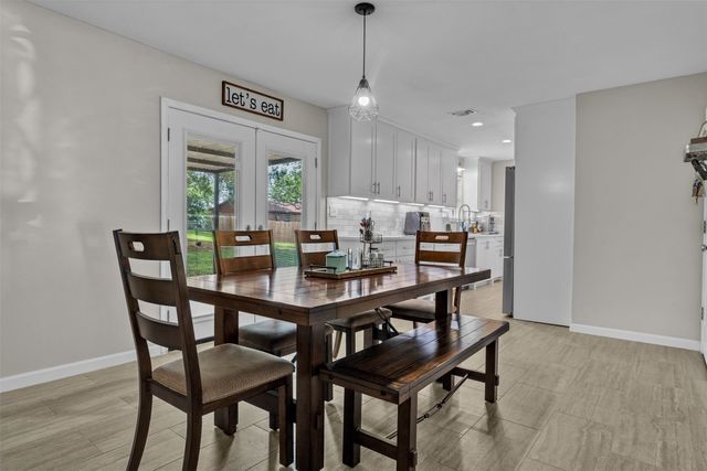 102 Thomas Street, Joshua, TX 76058