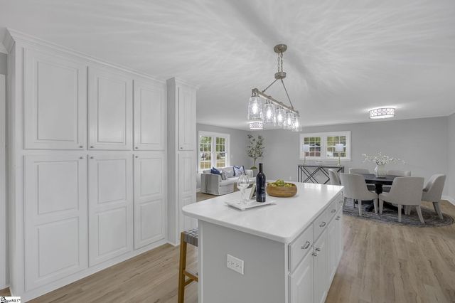 401 Central Avenue, Mauldin, SC 29662