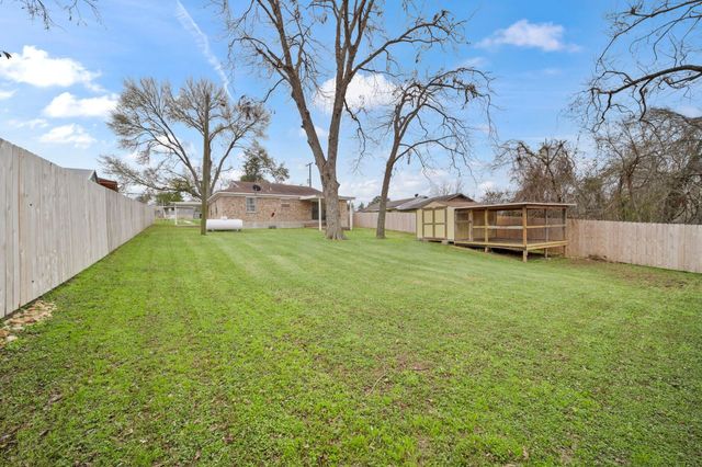 2217 Old Chappell Hill Road, Brenham, TX 77833