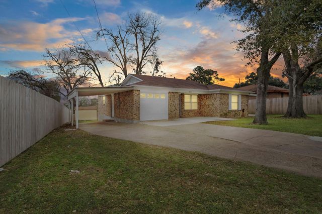 2217 Old Chappell Hill Road, Brenham, TX 77833