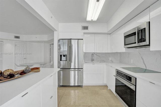 6301 Collins Ave 2308, Miami Beach, FL 33141