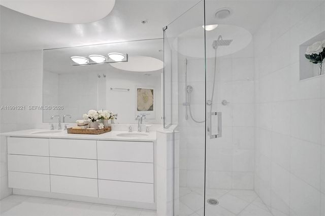 6301 Collins Ave 2308, Miami Beach, FL 33141