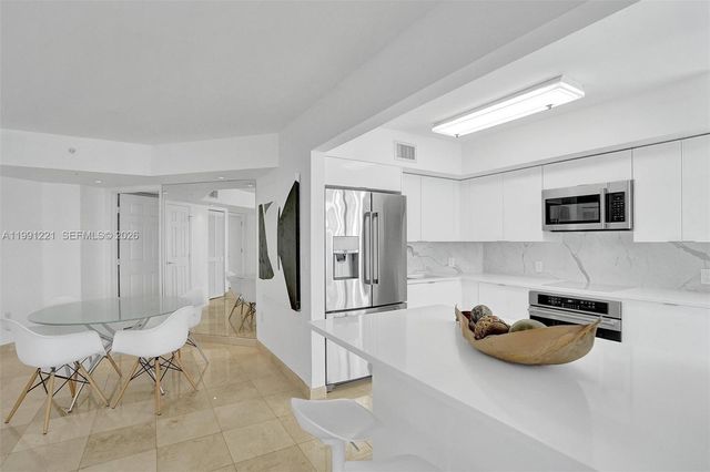 6301 Collins Ave 2308, Miami Beach, FL 33141