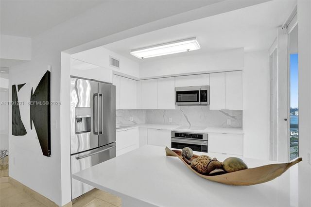 6301 Collins Ave 2308, Miami Beach, FL 33141