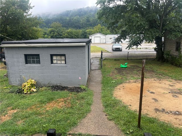 1320 Water St, Brownsville, PA 15417