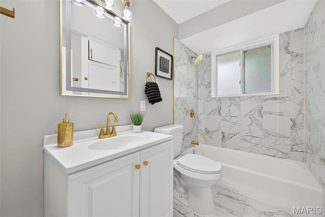 2246 Berwyn Drive, St Louis, MO 63136