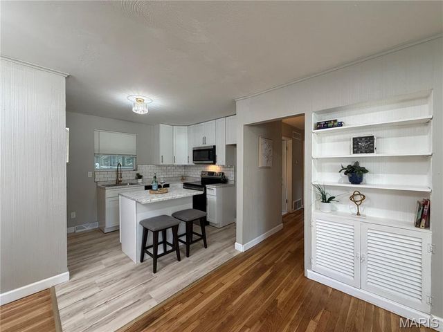 2246 Berwyn Drive, St Louis, MO 63136