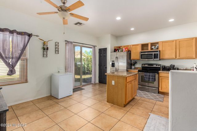 21330 E Reunion Road, Red Rock, AZ 85145