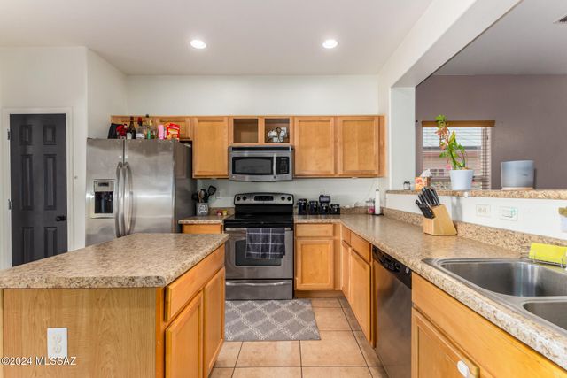 21330 E Reunion Road, Red Rock, AZ 85145