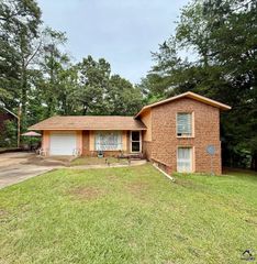 104 Ridgedale Drive, Warner Robins, GA 31088