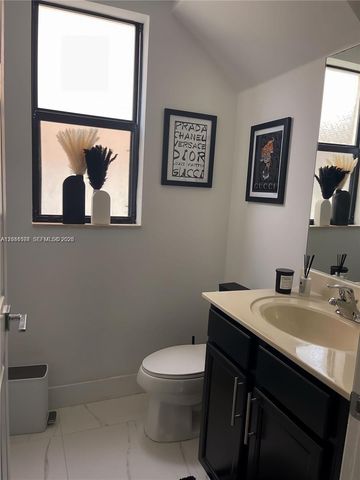 8719 W 33rd Ave, Hialeah, FL 33018