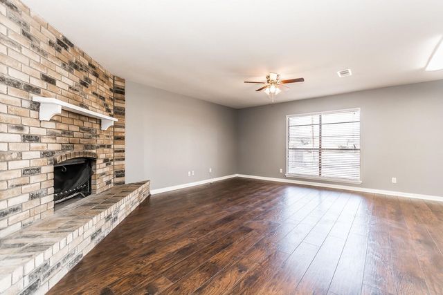 221 Hardwood Trail, Mesquite, TX 75150