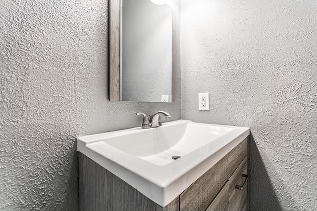 221 Hardwood Trail, Mesquite, TX 75150