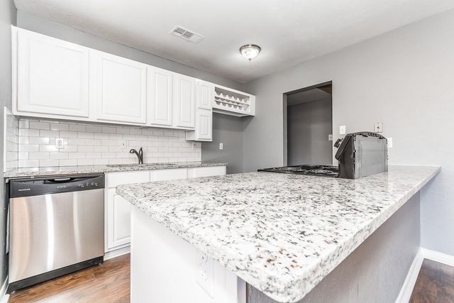 221 Hardwood Trail, Mesquite, TX 75150