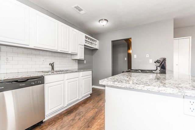 221 Hardwood Trail, Mesquite, TX 75150