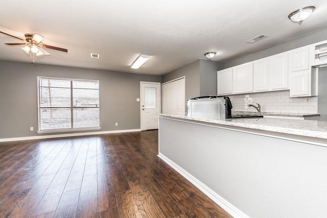 221 Hardwood Trail, Mesquite, TX 75150