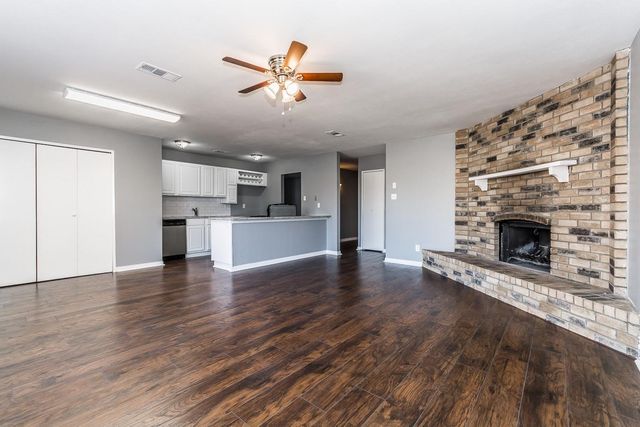 221 Hardwood Trail, Mesquite, TX 75150