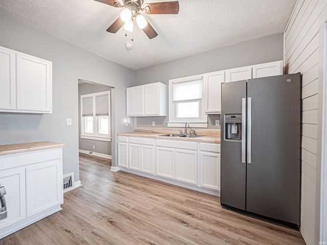 4106 Broadway Avenue, Evansville, IN 47712