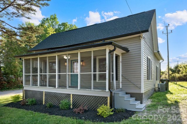 101 Fairview Street, Clover, SC 29710