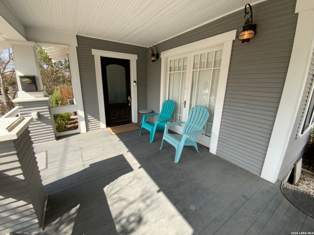 231 E Carolina St, San Antonio, TX 78210