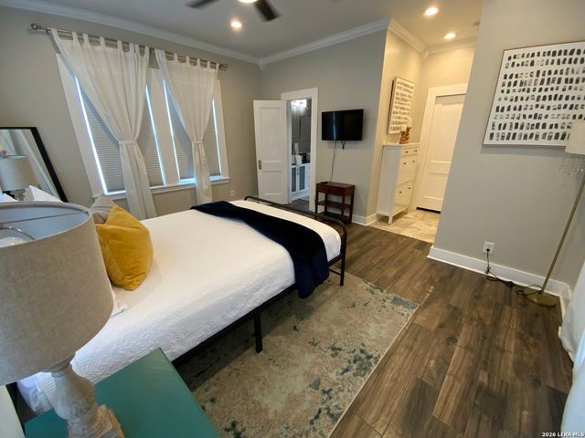 231 E Carolina St, San Antonio, TX 78210