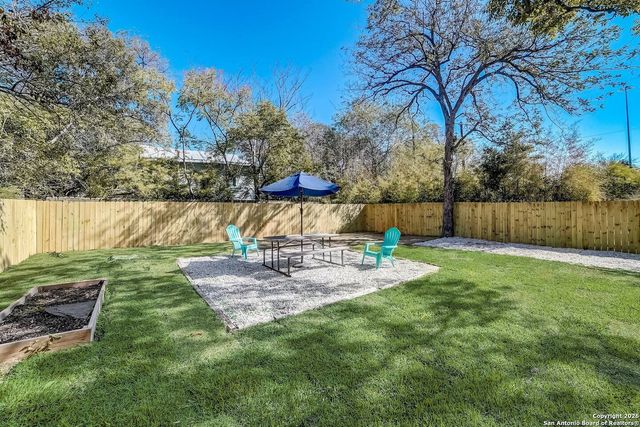 231 E Carolina St, San Antonio, TX 78210