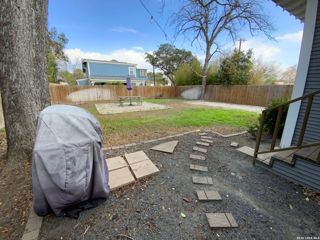 231 E Carolina St, San Antonio, TX 78210