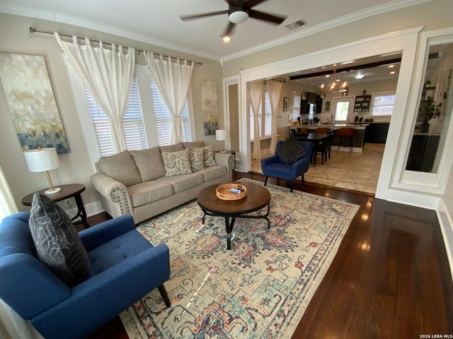 231 E Carolina St, San Antonio, TX 78210