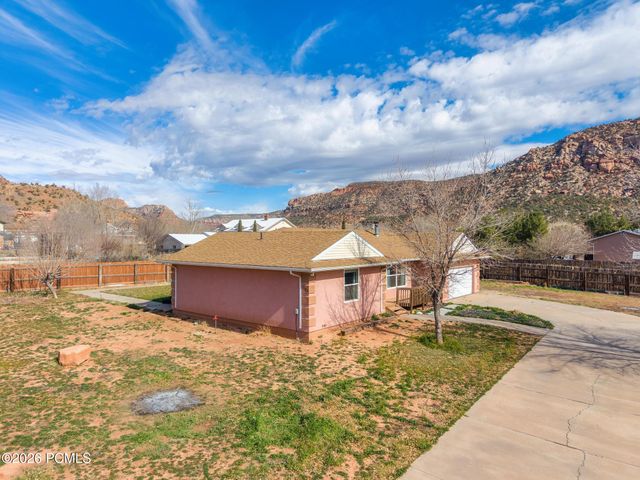 780 N Hildale Street, Hildale, UT 84784