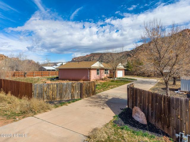 780 N Hildale Street, Hildale, UT 84784