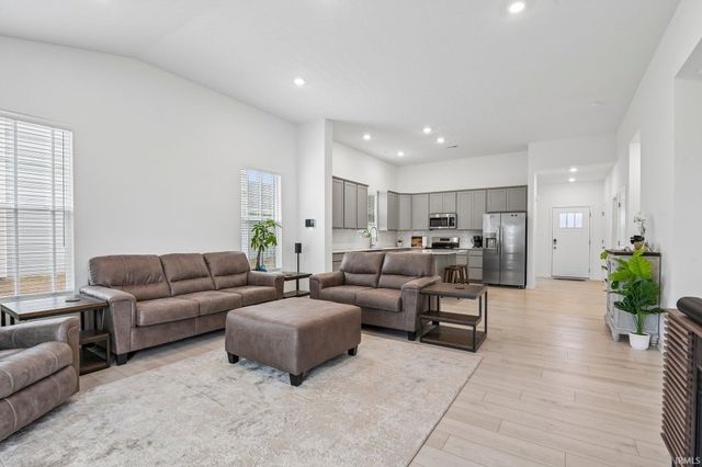 822 Lando Creek Drive, Kokomo, IN 46902